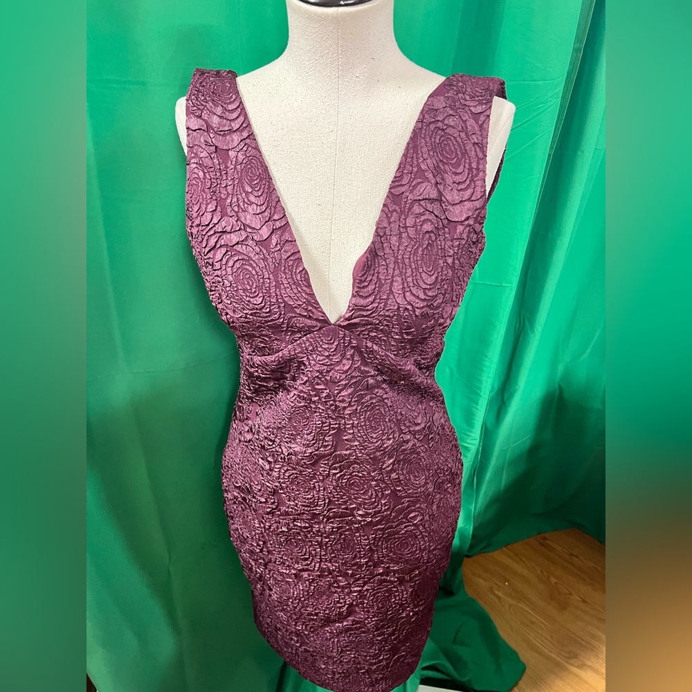 Siena floral jacquard plunged neck